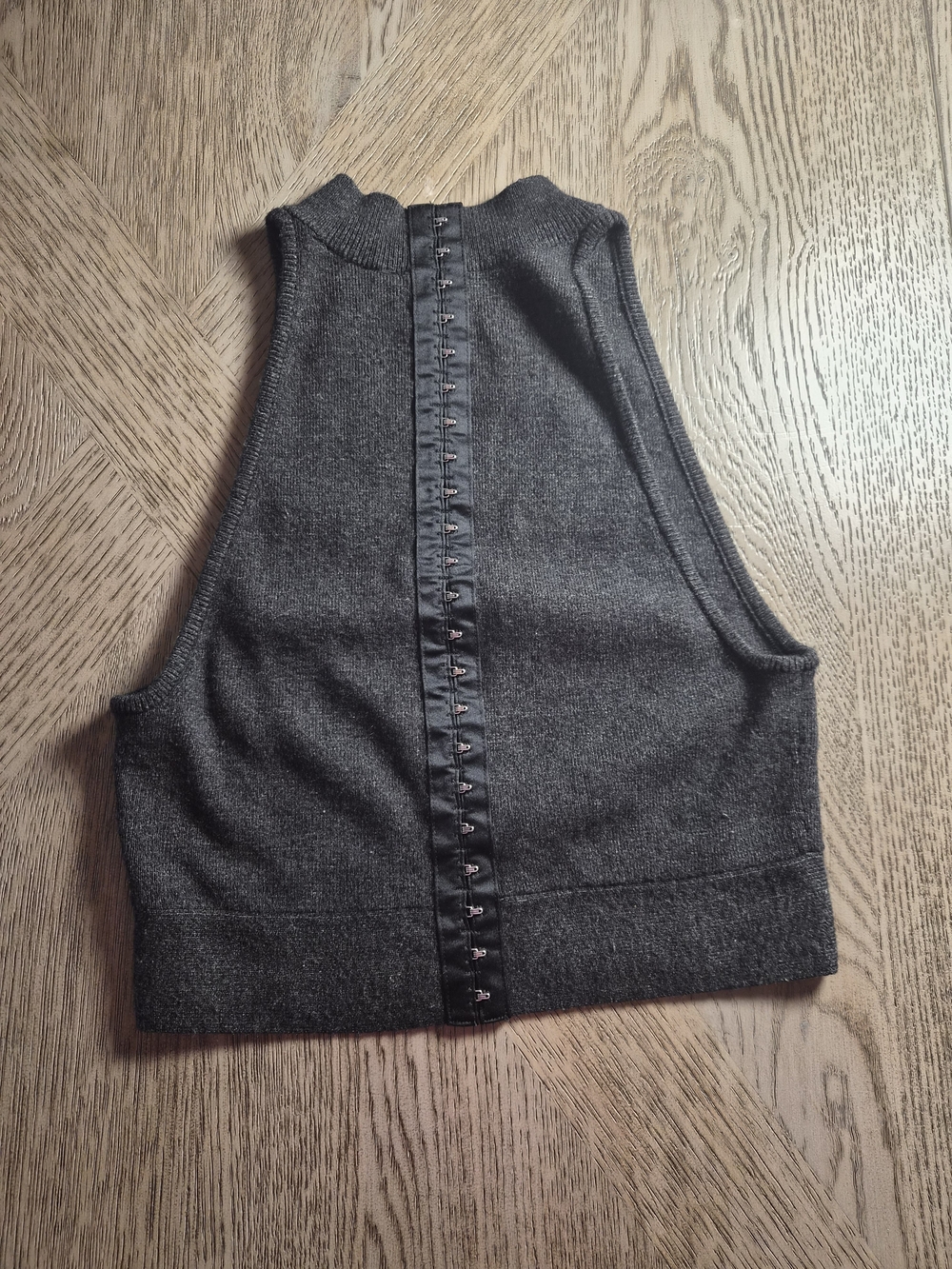 Victoria's Secret Charcoal Hook-Front Ribbed Crop Tank